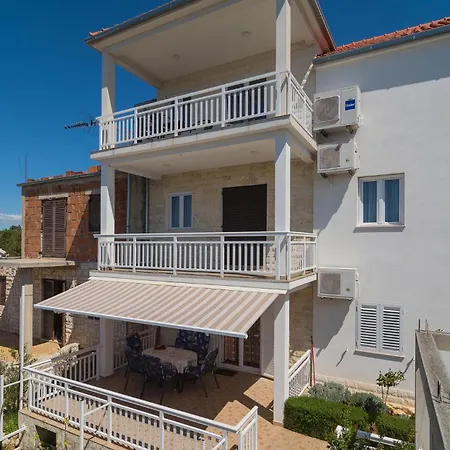 Lovely In Milna With House Sea View Apartment *