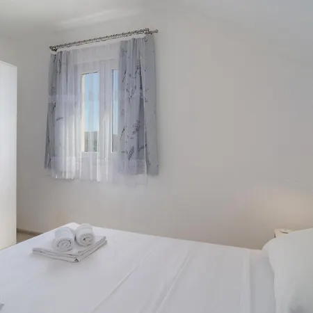 Apartment Lovely In Milna With House Sea View *
