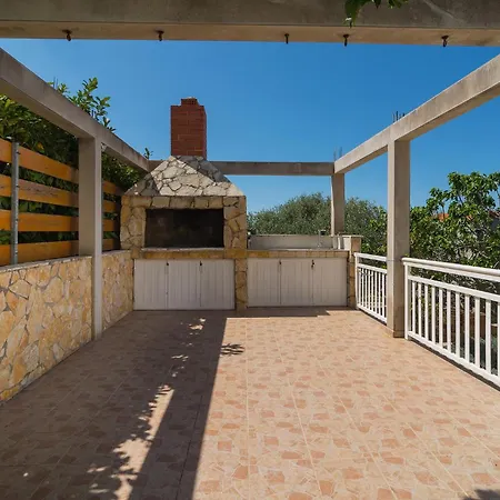 Lovely In Milna With House Sea View Apartment