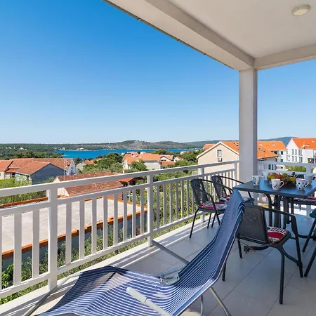 Lovely In Milna With House Sea View Milna (Brac)