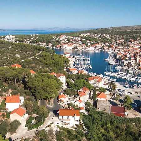 Lovely In Milna With House Sea View Milna (Brac)